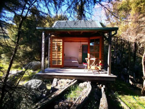 Manaaki Mai, Rustic Retreat